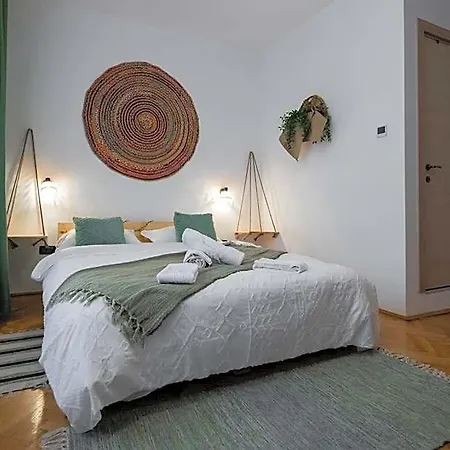 Casa Basarab Otel