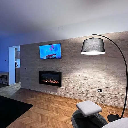 Casa Basarab Otel *